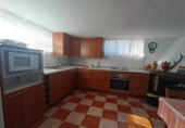 Отдельно стоящий дом с участком на продажу в городе Nalda. Фото
