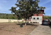 Отдельно стоящий дом с участком на продажу в городе Nalda. Фото