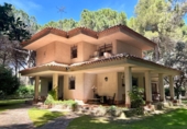 Chalet independiente con terreno en venta en Albacete ref: TR404992 foto