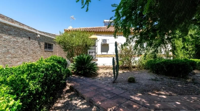 Seville - Palomares del Río - 3374m2