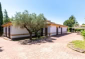 Villa with land for sale on Urbanización Vista del Aljarafe, Palomares del Río, ref: TR404677 photo