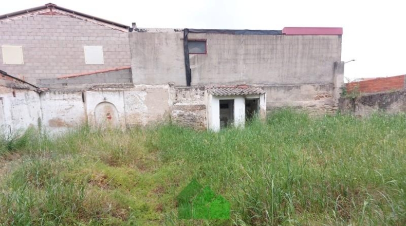 Badajoz - Puebla de la Calzada - 381m2