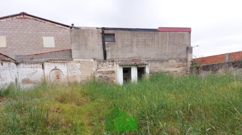 Badajoz - Puebla de la Calzada - 381m2