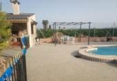 Chalet independiente con terreno en venta en Bigastro ref: TR404960 foto