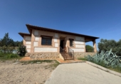 Chalet independiente con terreno en venta en Toledo ref: TR404944 foto