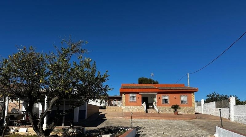 Valencia - Villamarchante - 1048m2
