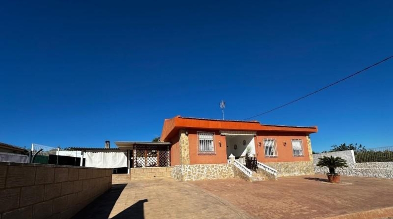 Valencia - Villamarchante - 1048m2