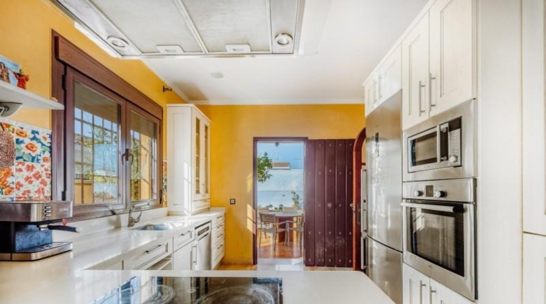 Кадис - Chiclana de la Frontera - 606m2