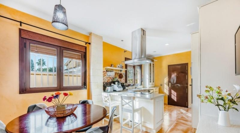 Кадис - Chiclana de la Frontera - 606m2