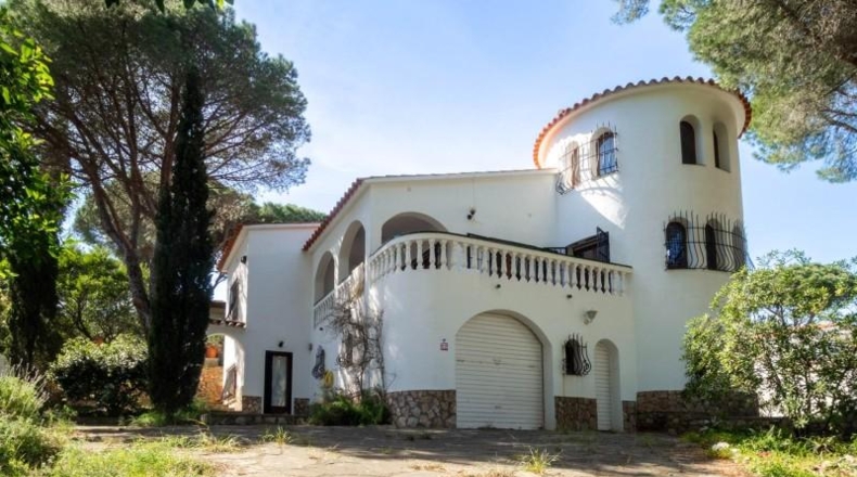Gerona - l'Escala - 1048m2