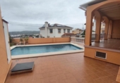 Chalet independiente con terreno en venta en la España, Málaga, ref: TR404899 foto