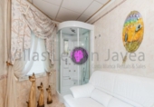 Отдельно стоящий дом с участком на продажу в городе Jávea Фото