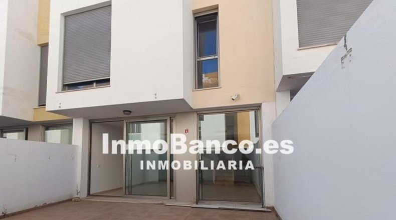 Valencia - Puebla de Vallbona - 224m2