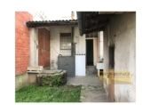 Дом с участком на продажу в городе Sarria Фото