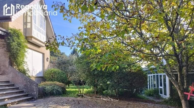 La Coruña - Santiago de Compostela - 1740m2