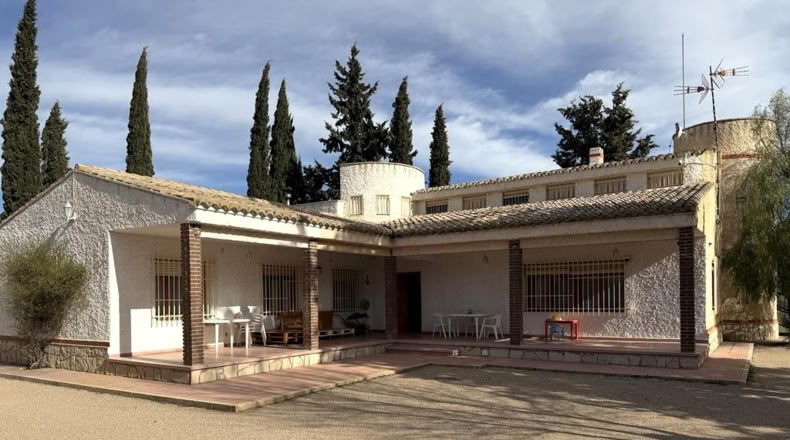Albacete - Caudete - 2600m2