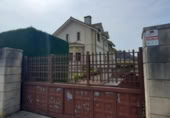 Отдельно стоящий дом с участком на продажу в городе Argoños Фото
