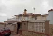Xalet independent amb terreny en venda a la España, Caleta de Vélez, ref.: TR140990 foto