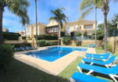 Дом с участком на продажу в городе Марбелья Фото