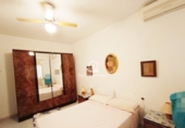 Отдельно стоящий дом с участком на продажу в городе Хаэн. Фото