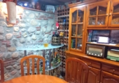 Отдельно стоящий дом с участком на продажу в городе Bigues. Фото