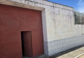 Дом с участком на продажу в городе Гранха-де-Торреермоса. Фото