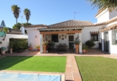 Xalet independent amb terreny en venda a Chiclana de la Frontera ref.: TR394544 foto