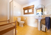 Chalet independiente con terreno en alquiler en la España, Sangenjo, ref: TR176263 foto
