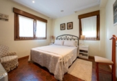 Chalet independiente con terreno en alquiler en la España, Sangenjo, ref: TR176263 foto