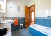Chalet independiente con terreno en alquiler en la España, Sangenjo, ref: TR176263 foto