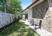 Chalet independiente con terreno en alquiler en la España, Sangenjo, ref: TR176263 foto