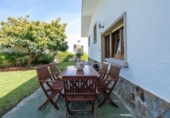 Chalet independiente con terreno en alquiler en la España, Sangenjo, ref: TR176263 foto