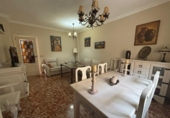 Дом с участком на продажу в городе Alcalá de Guadaíra. Фото