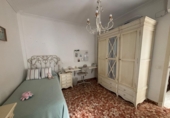 Дом с участком на продажу в городе Alcalá de Guadaíra. Фото