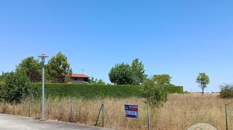 Valladolid - La Cistérniga - 2052m2
