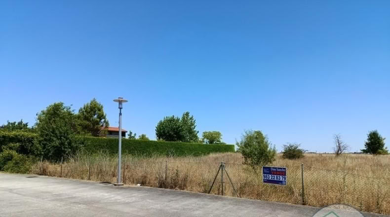 Valladolid - La Cistérniga - 2052m2