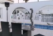 Отдельно стоящий дом с участком на продажу в городе Los Alcázares Фото
