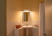 Chalet independiente con terreno en venta en la España, Cáceres, ref: TR405663 foto