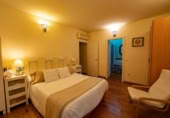 Chalet independiente con terreno en venta en la España, Cáceres, ref: TR405663 foto