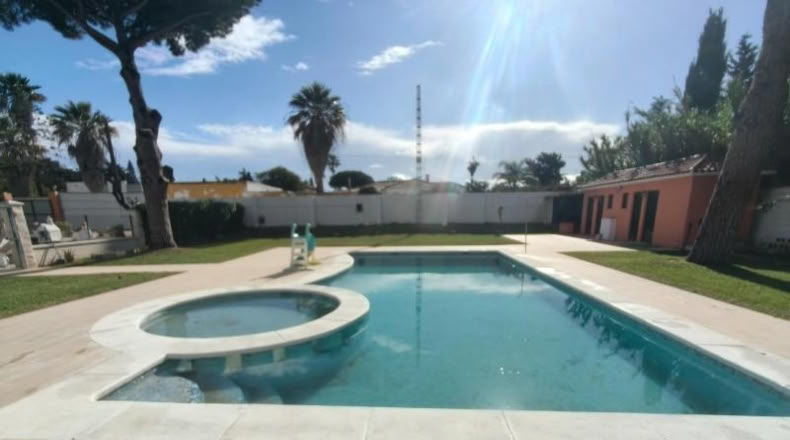 Cádiz - Chiclana de la Frontera - 2600m2