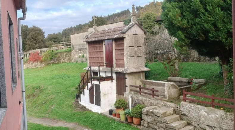 Pontevedra - Santa Lucía de Moraña - 2400m2