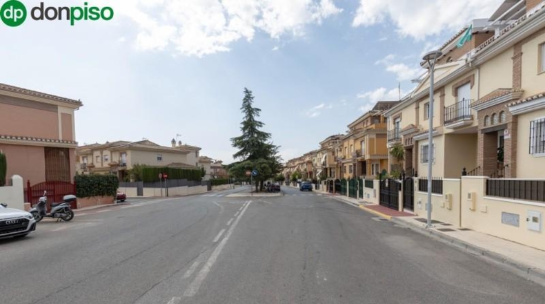 Granada - Peligros - 1690m2