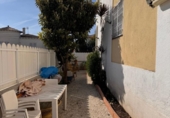 Отдельно стоящий дом с участком на продажу в городе el Vendrell Фото