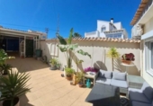 Дом с участком на продажу в городе Сан-Мигель-де-Салинас Фото