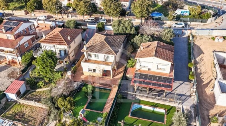 Barcelona - Lliçà d'Amunt - 716m2