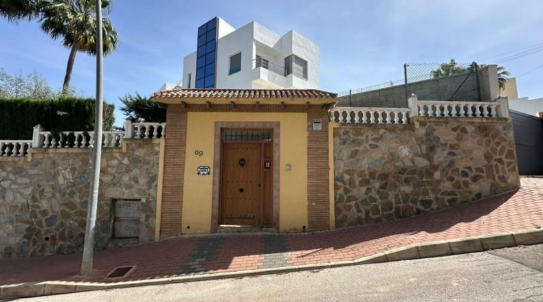 Alicante - Torrevieja - 827m2