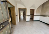 Дом с участком на продажу в городе Torrequemada Фото