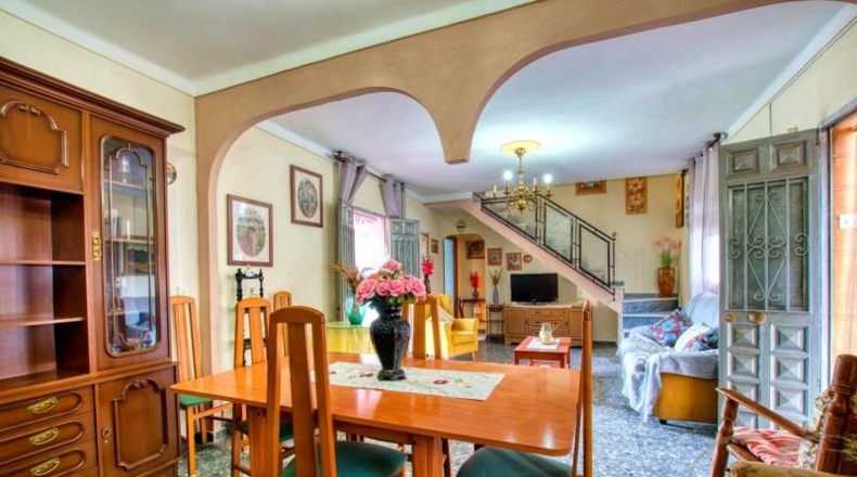 Málaga - Benamargosa - 205m2