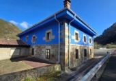 Загородный дом с участком на продажу в городе Villayuso Фото