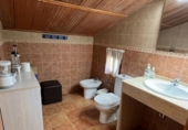 Отдельно стоящий дом с участком на продажу в городе Barbate Фото